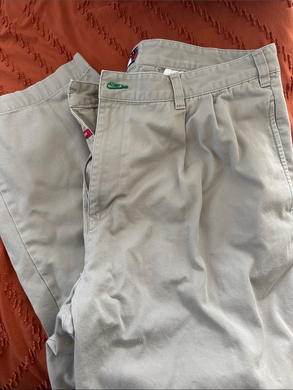 Tommy Hilfiger Men’s Pleated Chinos in Light Khaki